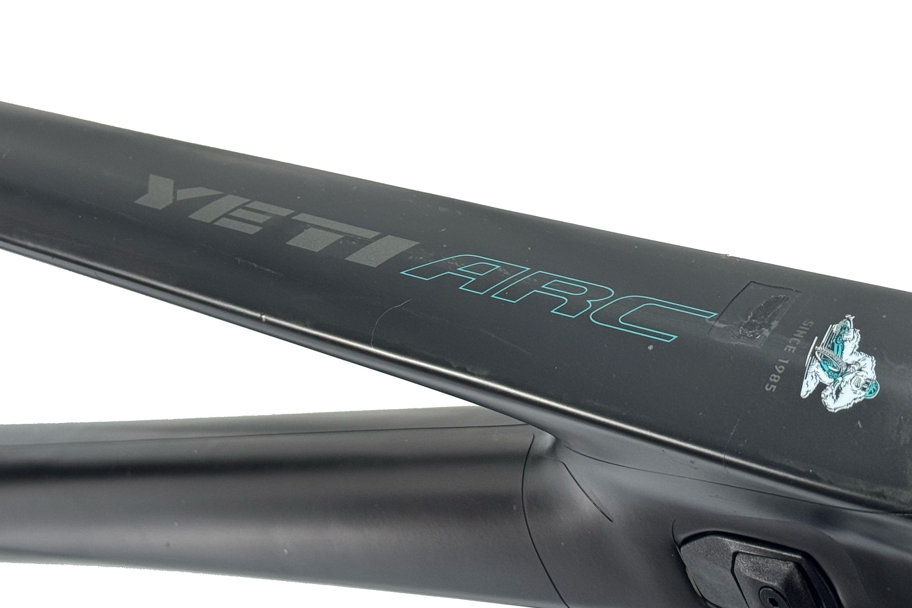 Yeti ARC 2024 Talla L